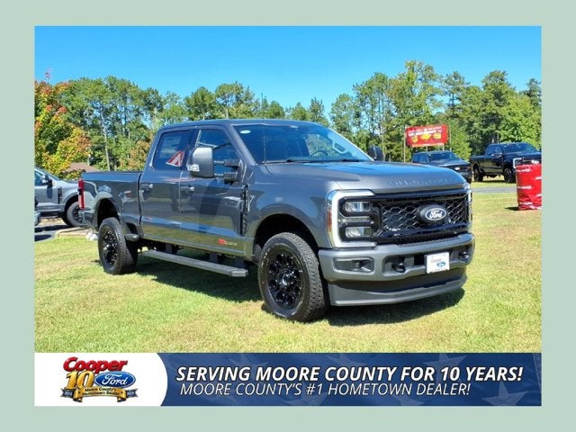 2027 Ford Super Duty F-350 SRW XLT