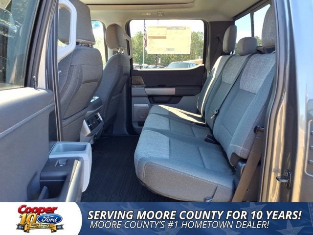 2027 Ford Super Duty F-350 SRW XLT