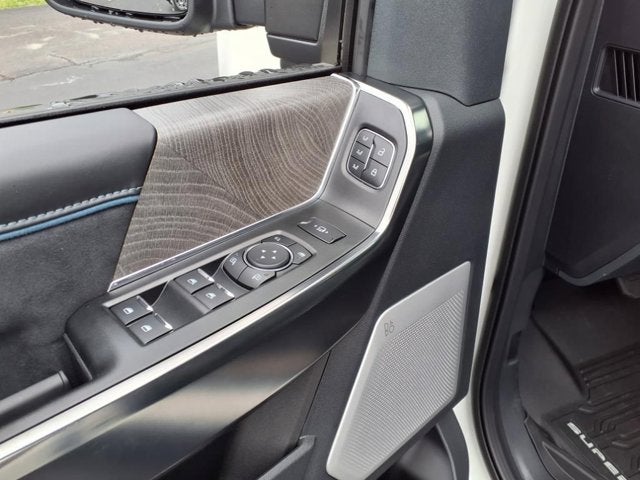 2025 Ford Super Duty F-350 SRW Platinum