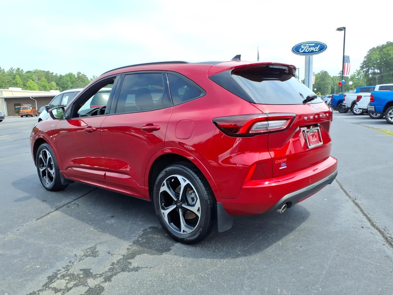 2023 Ford Escape ST-Line Elite